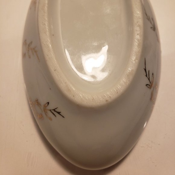 EGG SHAPED TRINKET DISH w/ LID - FLOWERS & GOLD INLAY TRIM - 5.5" X 3.5" X 3.5" - Picture 11 of 15